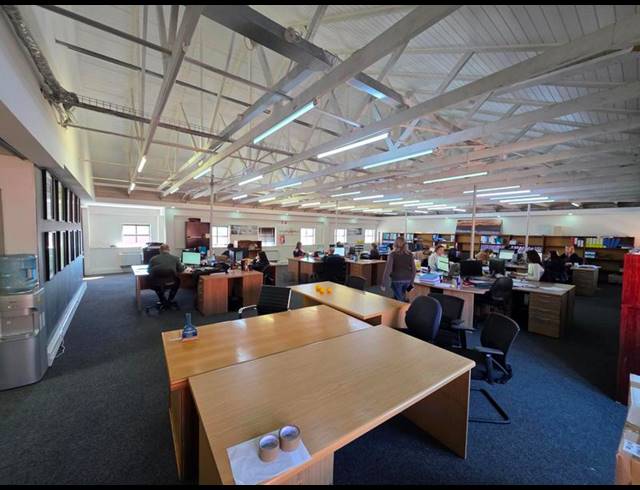 BUSINESS PROPERTY TO RENT IN NIEUW MUCKLENEUK